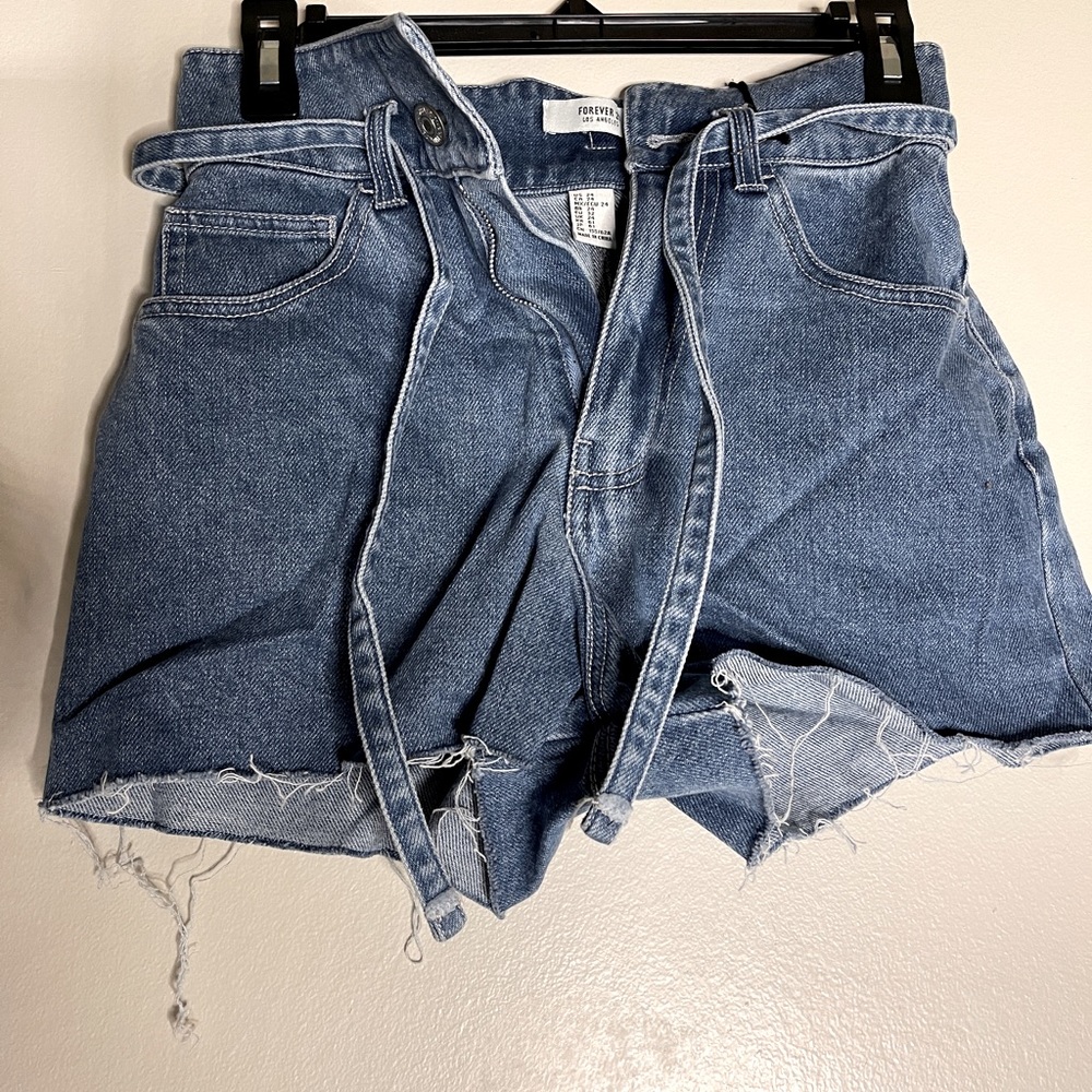 F21 highwaisted shorts